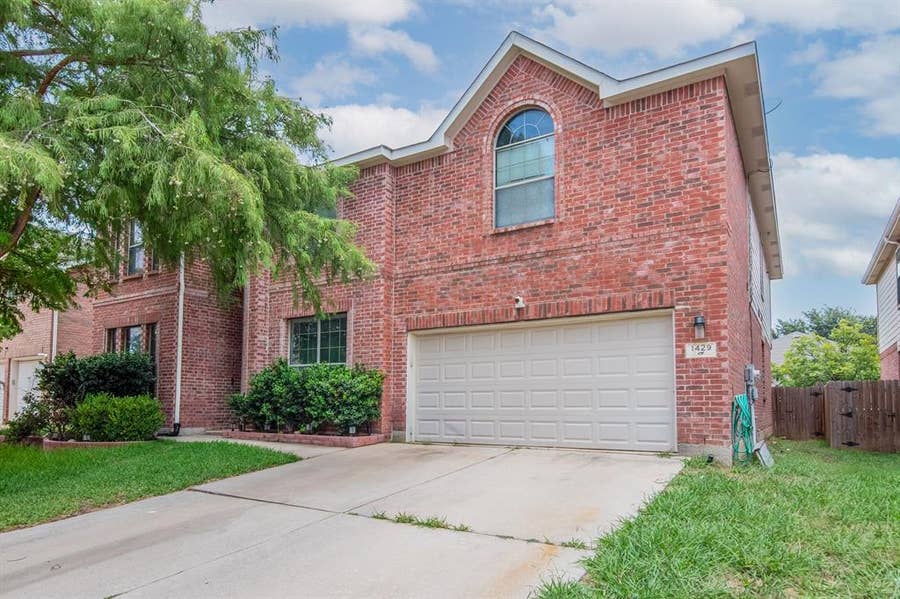 Property photo for 1429 Pepperidge Lane, Fort Worth, TX