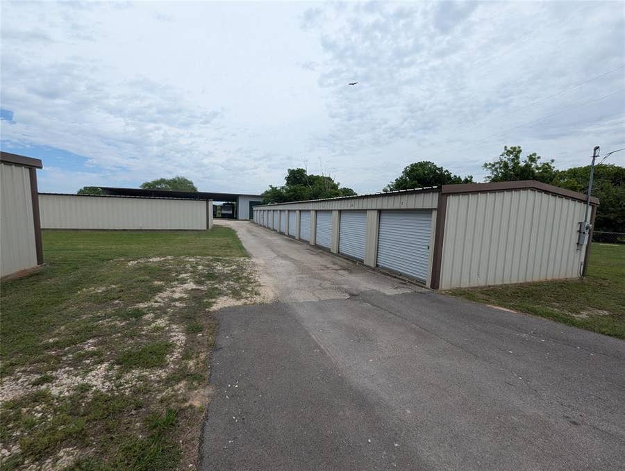 Property photo for 1303 Temple Hall Highway, Granbury, TX