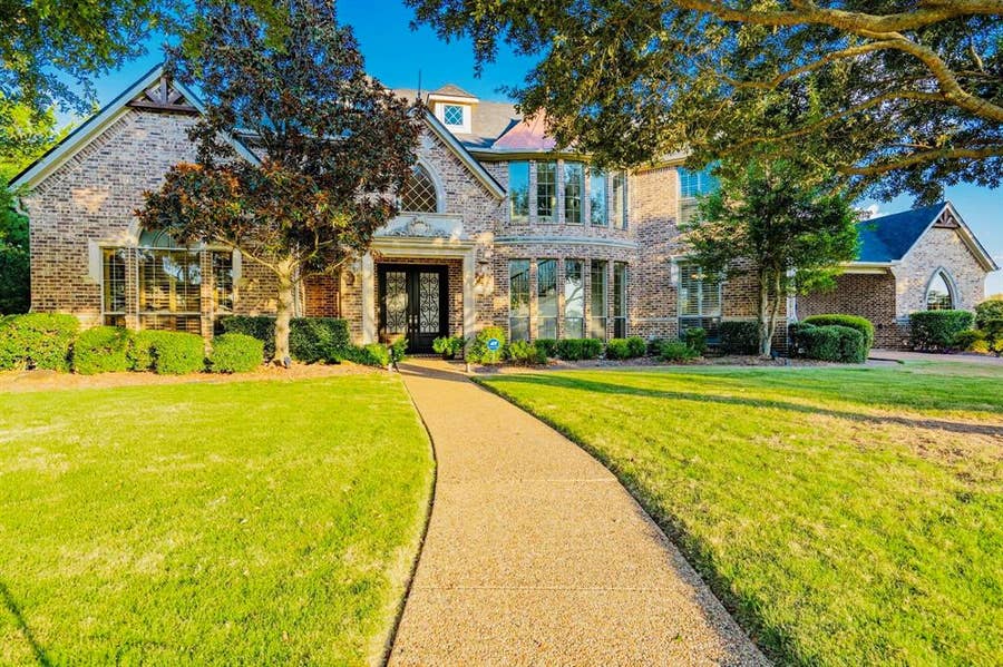 Property photo for 18 Kendal Court, Heath, TX