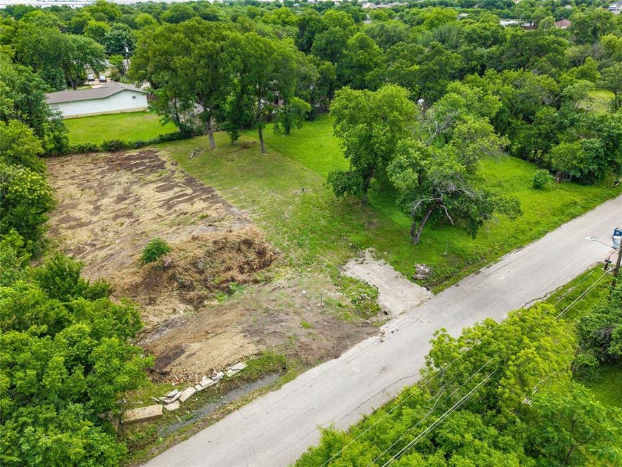 Property photo for 2434 Tallyho Lane, Dallas, TX