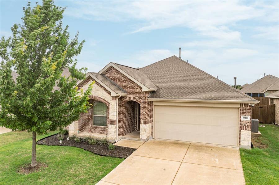 Property photo for 903 Spruce Lane, Princeton, TX