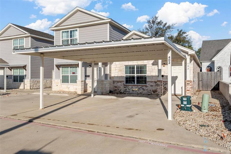 Property photo for 402 Spring Street, McGregor, TX