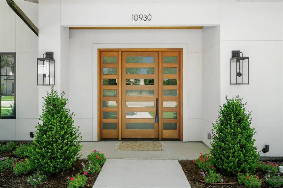 Property photo for 10930 Beauty Lane, Dallas, TX