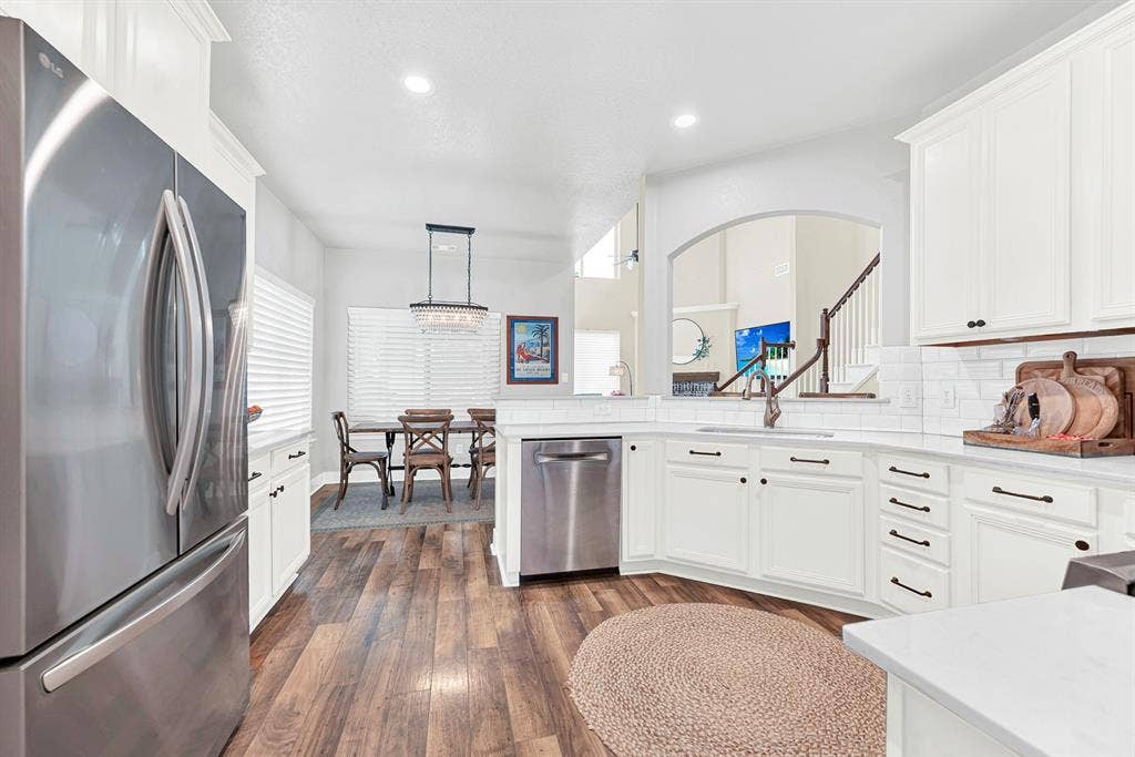 3024 Greenway Drive, Burleson, TX 76028 3024 Greenway Drive, Burleson, TX 76028