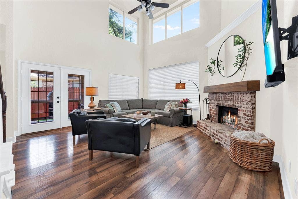 3024 Greenway Drive, Burleson, TX 76028 3024 Greenway Drive, Burleson, TX 76028