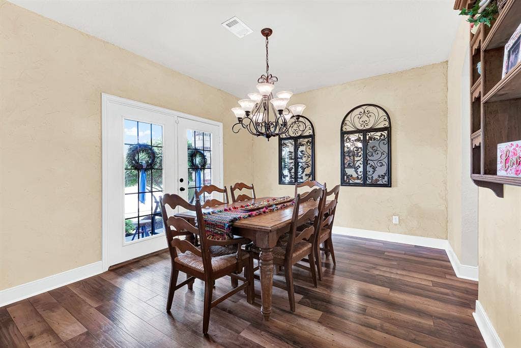 3024 Greenway Drive, Burleson, TX 76028 3024 Greenway Drive, Burleson, TX 76028