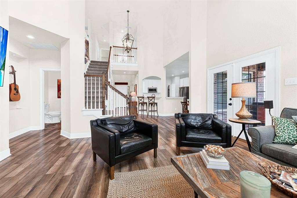 3024 Greenway Drive, Burleson, TX 76028 3024 Greenway Drive, Burleson, TX 76028
