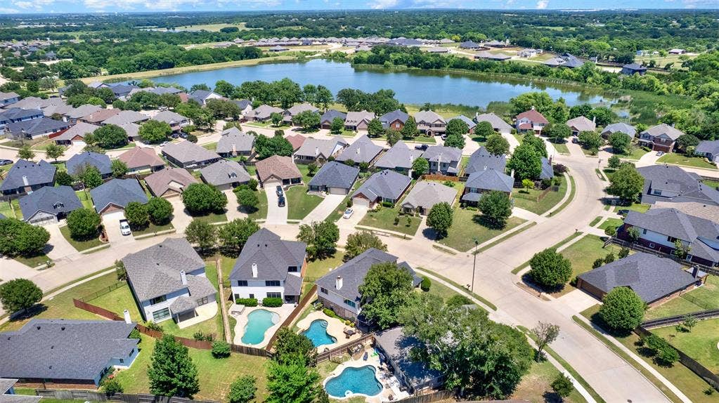 3024 Greenway Drive, Burleson, TX 76028 3024 Greenway Drive, Burleson, TX 76028