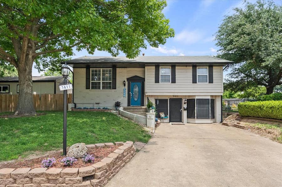 Property photo for 3411 Kenwood Way, Garland, TX