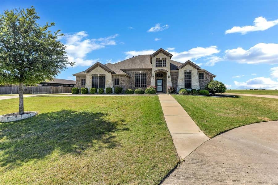 Property photo for 1231 Colorado Drive, Waxahachie, TX
