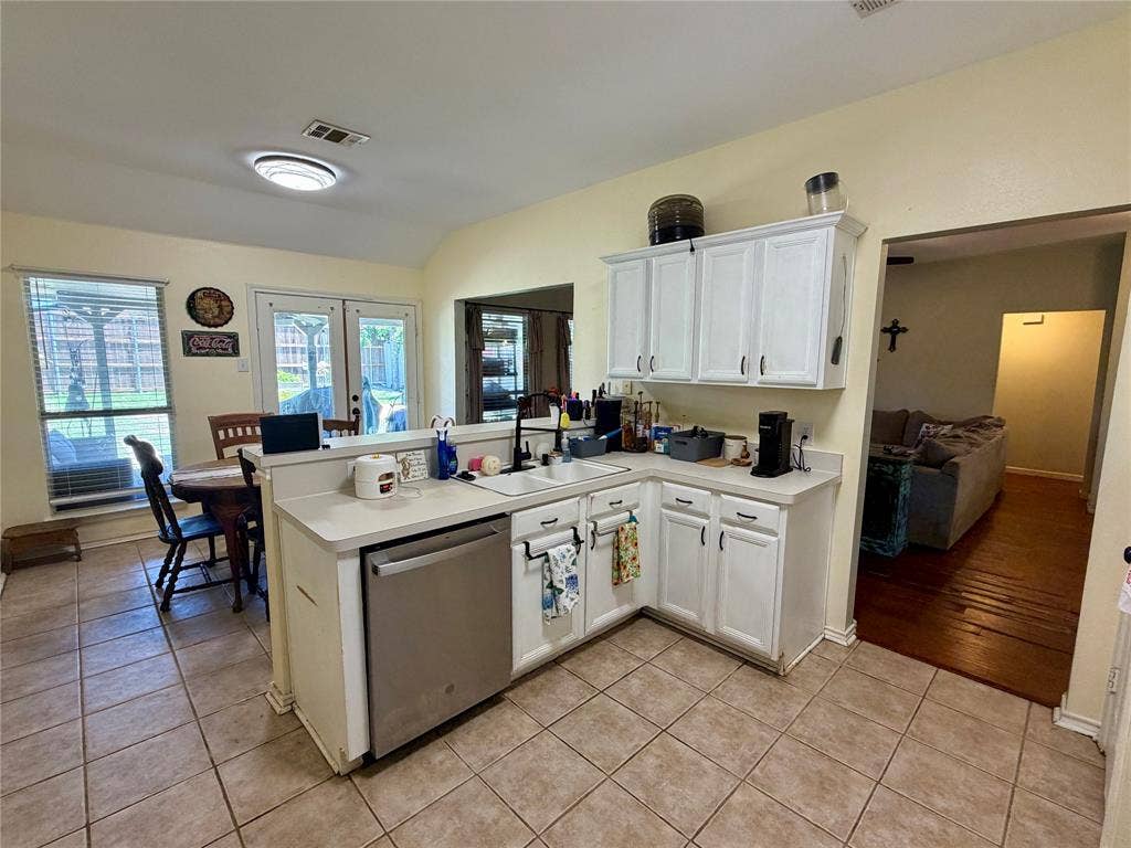 514 Morningside Court, Midlothian, TX 76065 Kitchen looking into Breakfast & back porch