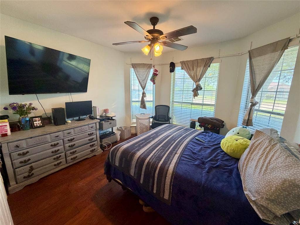 514 Morningside Court, Midlothian, TX 76065 Bed 2