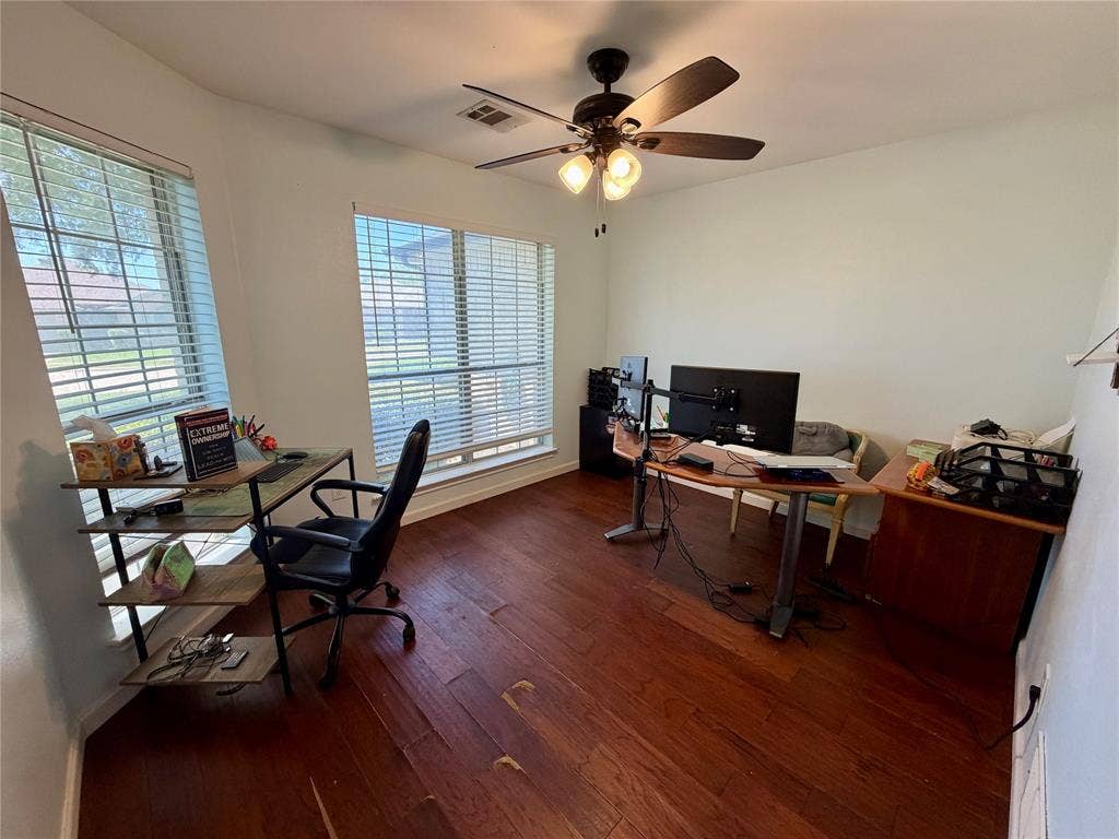 514 Morningside Court, Midlothian, TX 76065 Lots of natural light