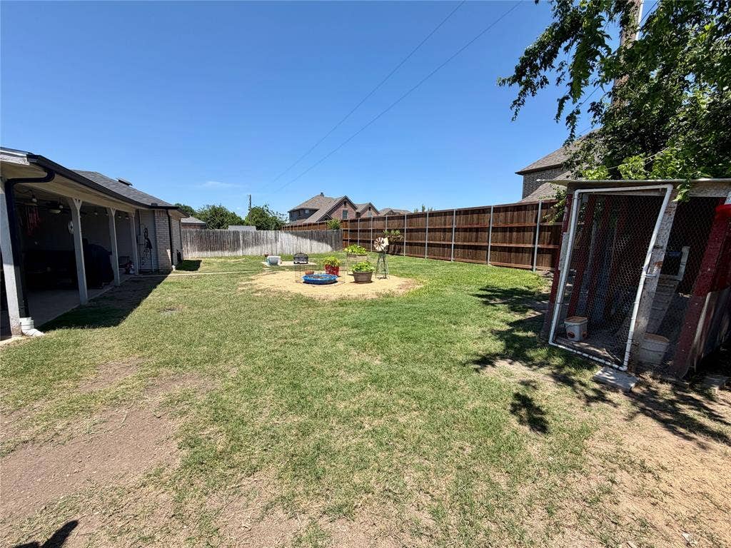 514 Morningside Court, Midlothian, TX 76065 over view of large yard