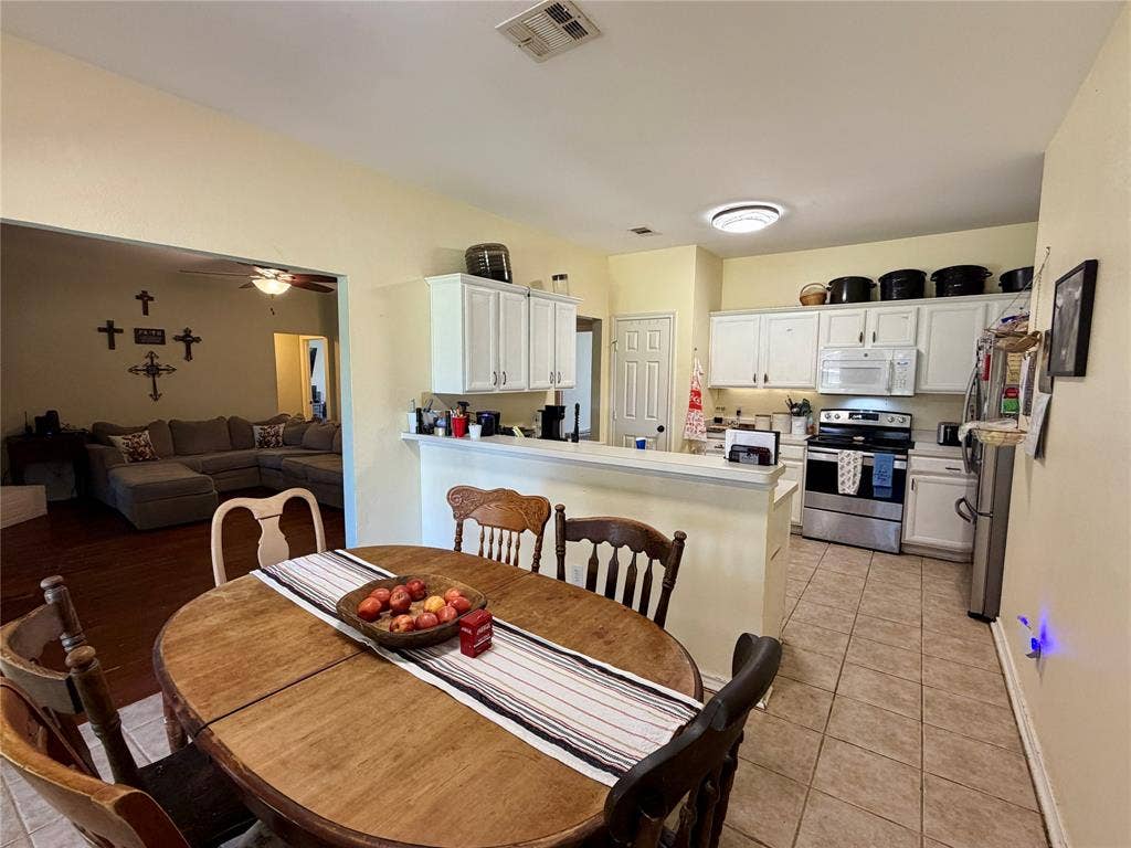 514 Morningside Court, Midlothian, TX 76065 Breakfast Area looking into Kitchen & Living Areas
