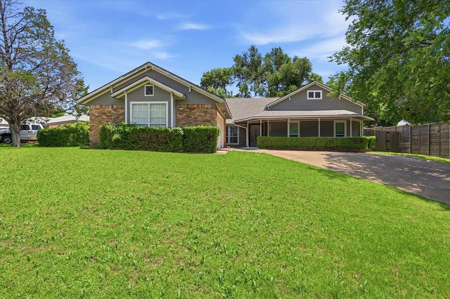 Property photo for 342 Omaha Lane, Duncanville, TX