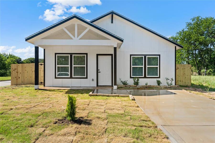 Property photo for 700 Harlem Street, Waco, TX