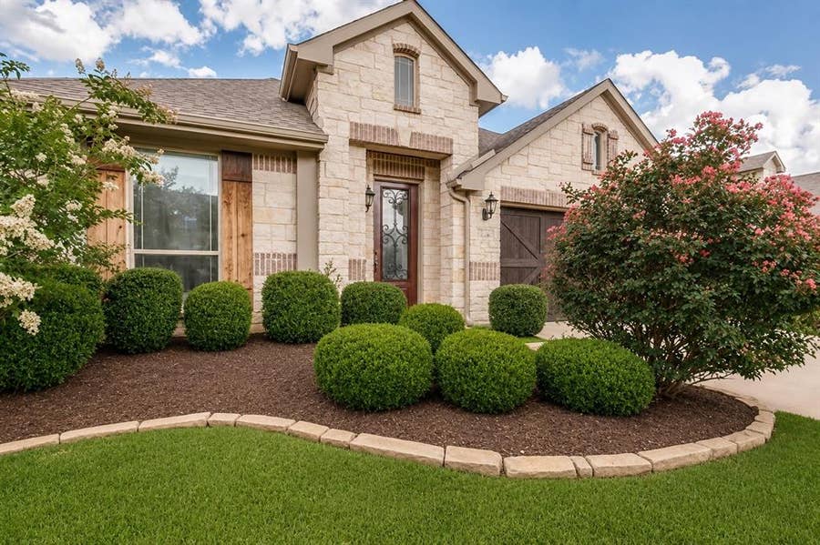 Property photo for 734 Larkspur Lane, Midlothian, TX