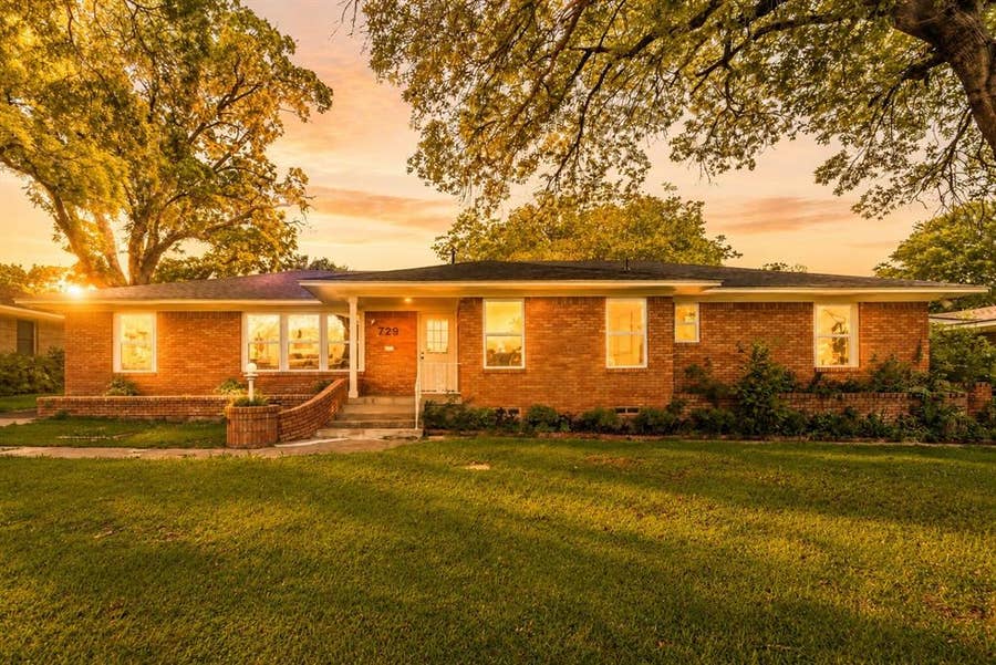 Property photo for 729 Town Creek Drive, Dallas, TX