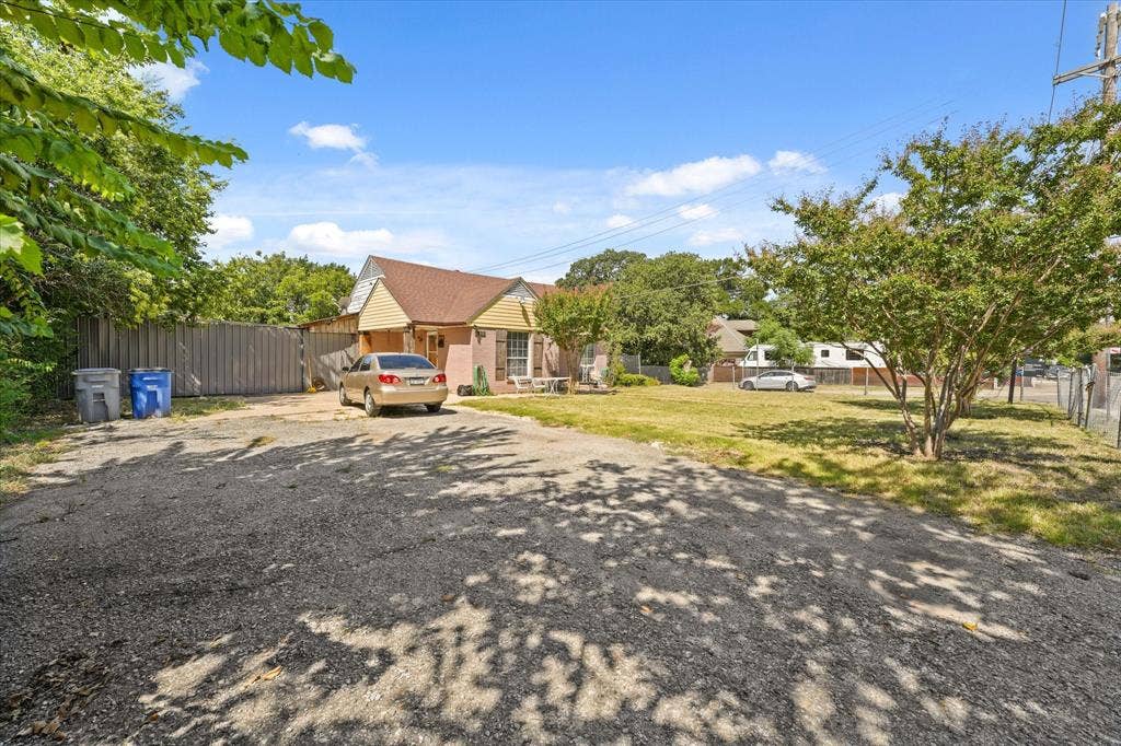 7225 Mohawk Drive, Dallas, TX 75235 7225 Mohawk Drive, Dallas, TX 75235