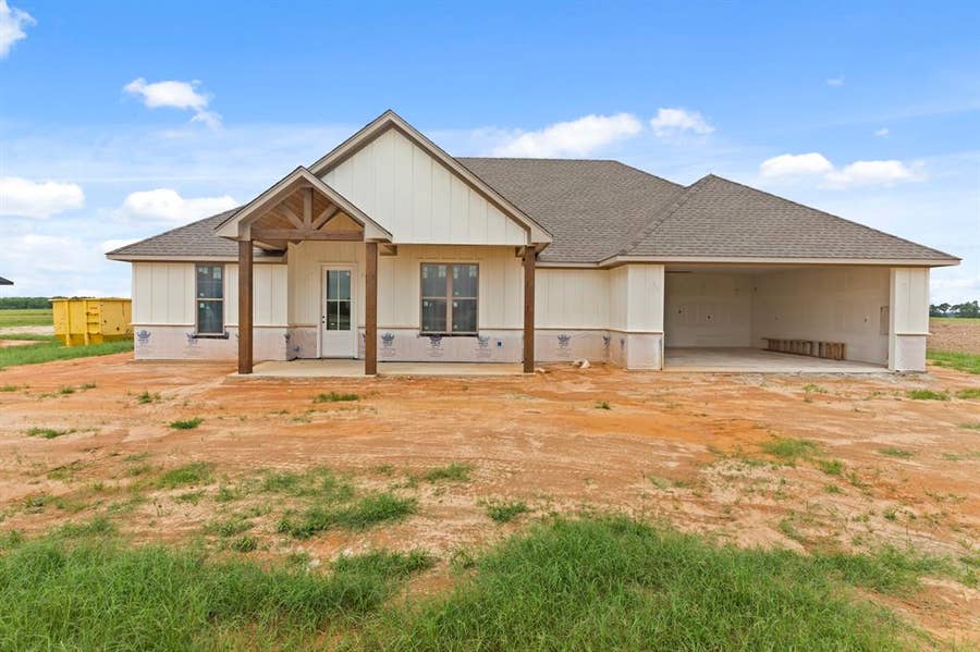 Property photo for 16321 County Road 441, Lindale, TX