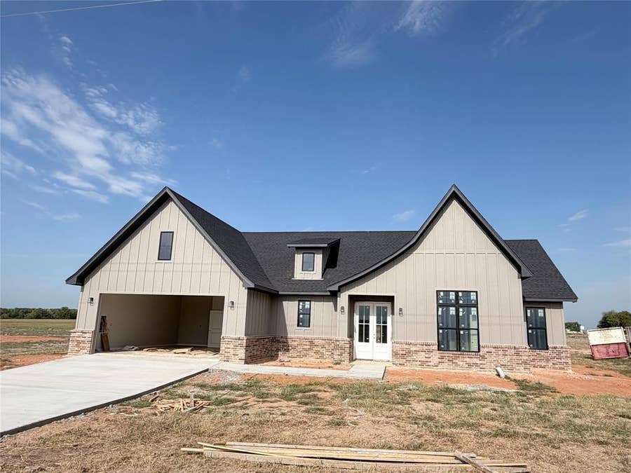 Property photo for 16301 County Road 441, Lindale, TX