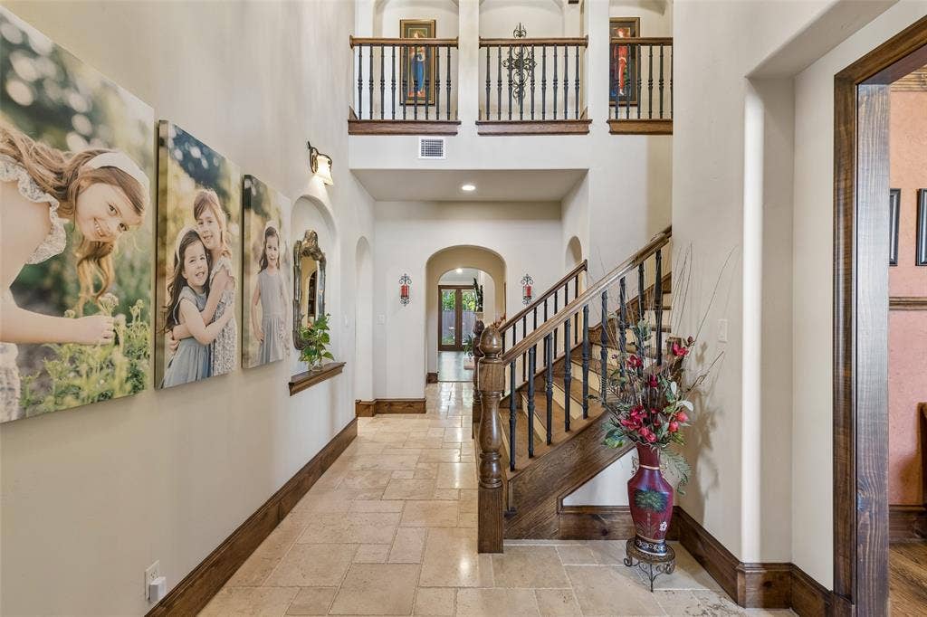 125 Audrey Drive, Keller, TX 76248 Enter into the home with a view all the way to the back of the house, the staircase and the office immediately to your right.