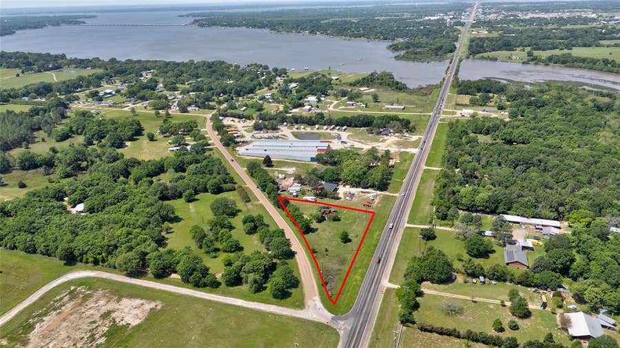 Property photo for 1419 E Main Street, Gun Barrel City, TX