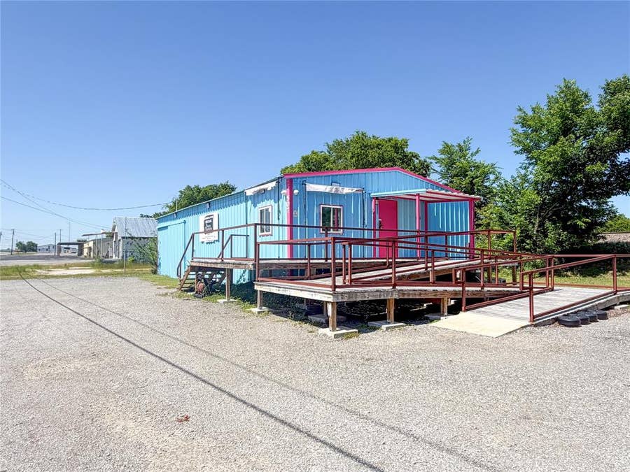 Property photo for 507 S Business 287, Decatur, TX