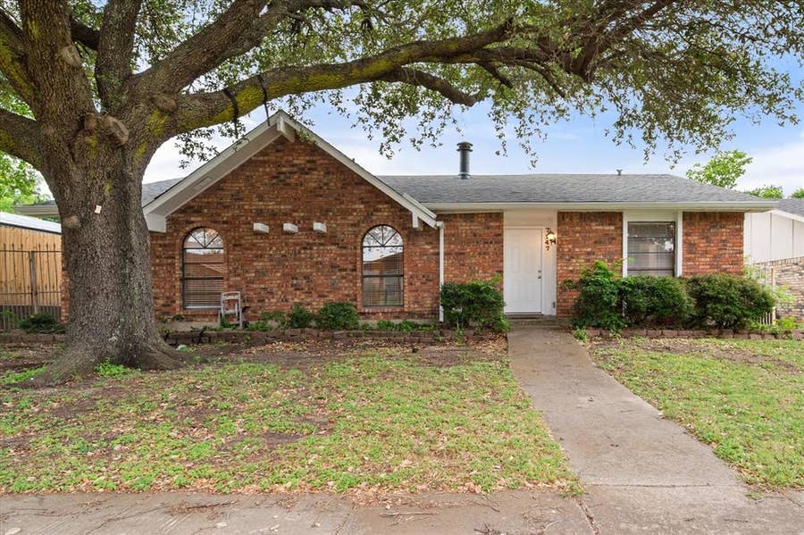 Property photo for 7247 Long Canyon Trail, Dallas, TX