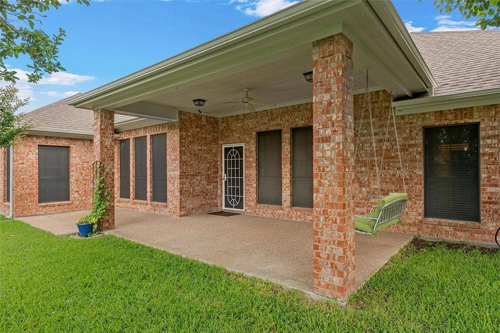 1305 Buffalo Pass, Woodway, TX 76712 1305 Buffalo Pass, Woodway, TX 76712