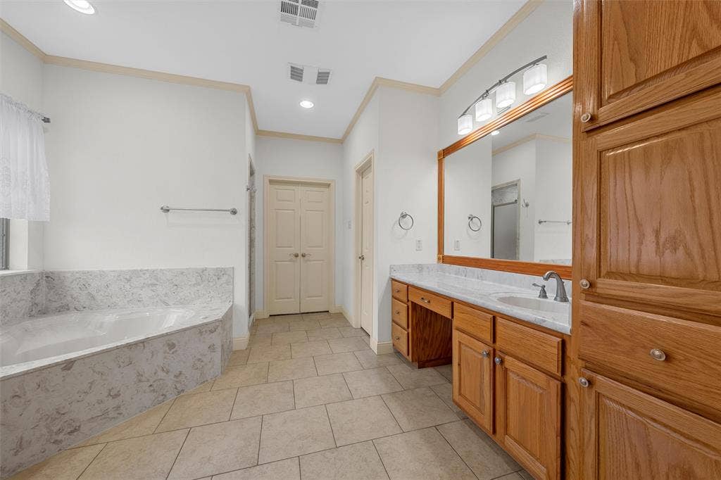 1305 Buffalo Pass, Woodway, TX 76712 1305 Buffalo Pass, Woodway, TX 76712
