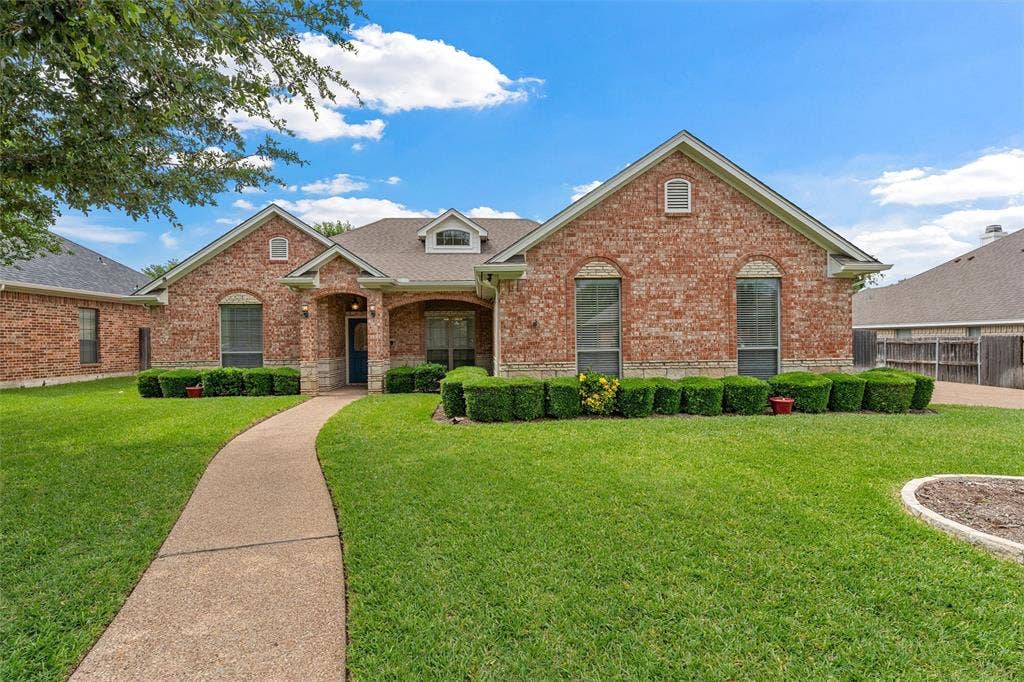 1305 Buffalo Pass, Woodway, TX 76712 1305 Buffalo Pass, Woodway, TX 76712
