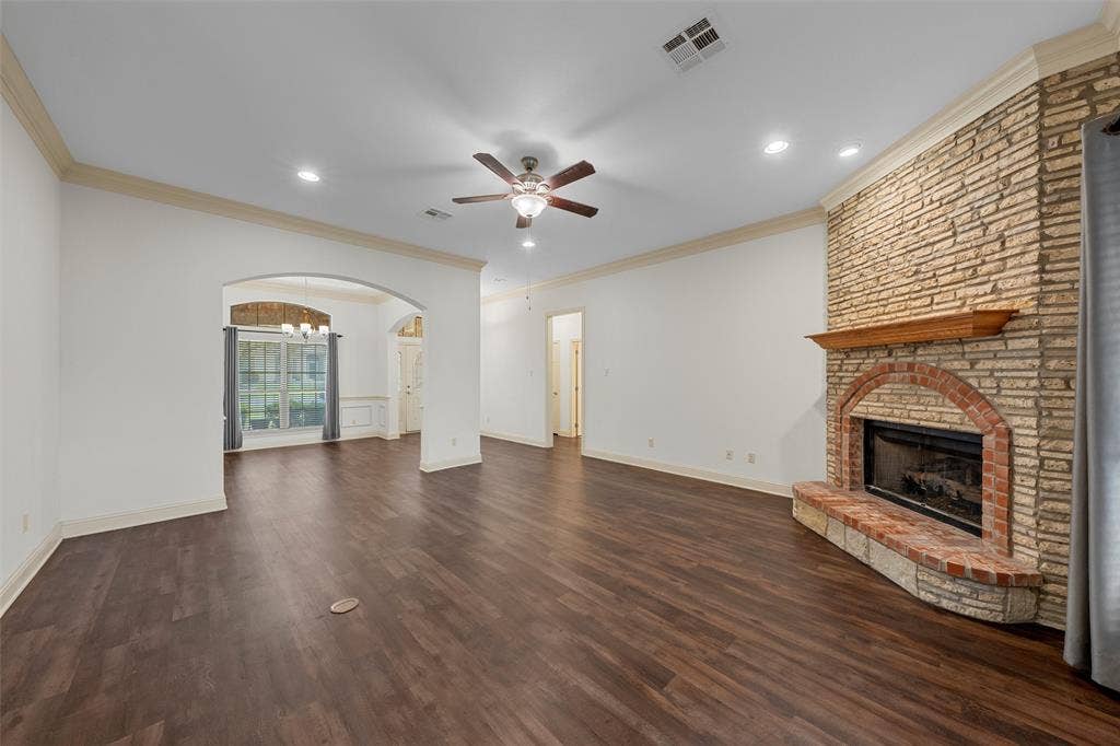 1305 Buffalo Pass, Woodway, TX 76712 1305 Buffalo Pass, Woodway, TX 76712