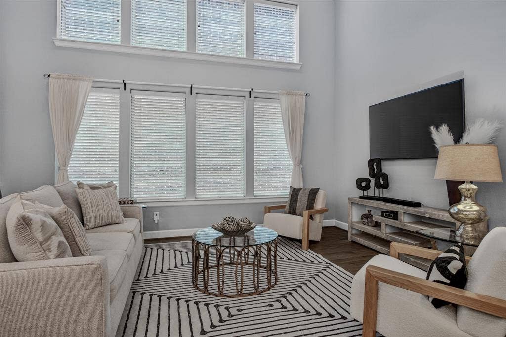 6301 Millie Way, McKinney, TX 75070 Expansive living room perfect for relaxing