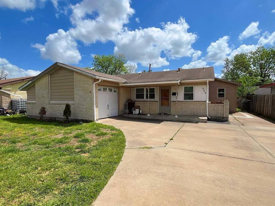 Property photo for 904 Miranda Drive, Mesquite, TX