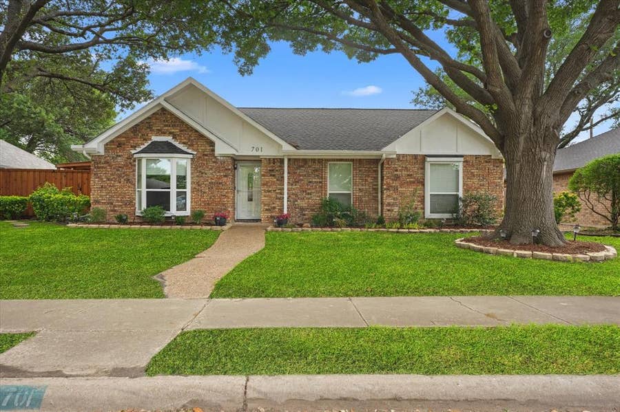Property photo for 701 Sandy Creek Drive, Allen, TX