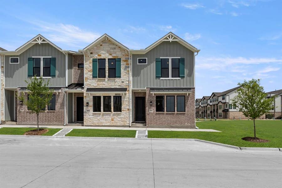 Property photo for 827 Pedernales Drive, Plano, TX
