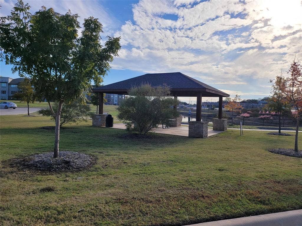 1001 Boyd Lane, Euless, TX 76040 1001 Boyd Lane, Euless, TX 76040