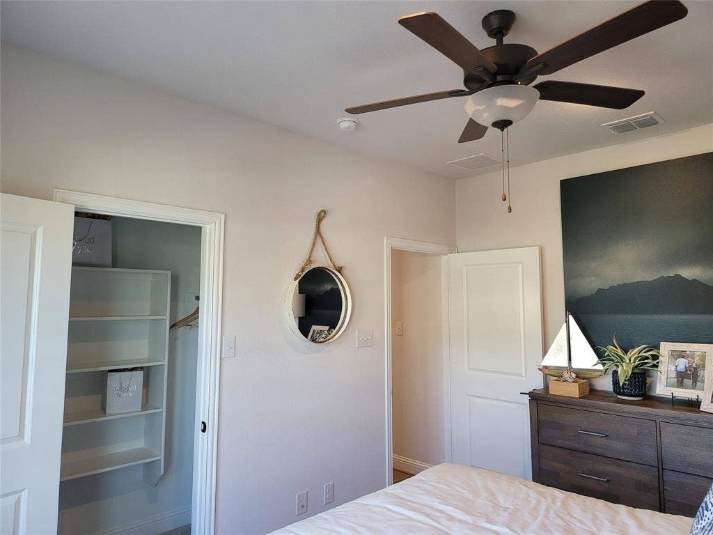 1001 Boyd Lane, Euless, TX 76040 1001 Boyd Lane, Euless, TX 76040