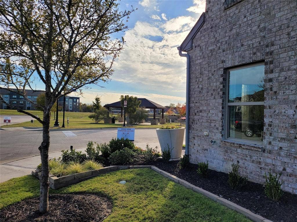 1001 Boyd Lane, Euless, TX 76040 1001 Boyd Lane, Euless, TX 76040
