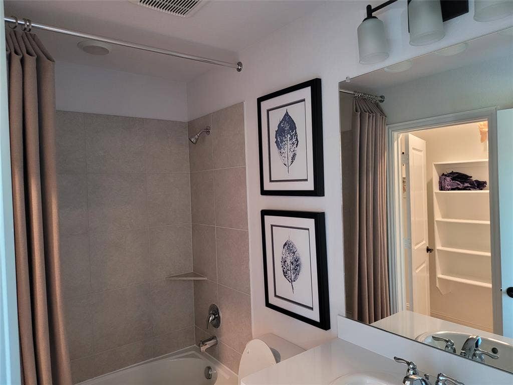 1001 Boyd Lane, Euless, TX 76040 1001 Boyd Lane, Euless, TX 76040