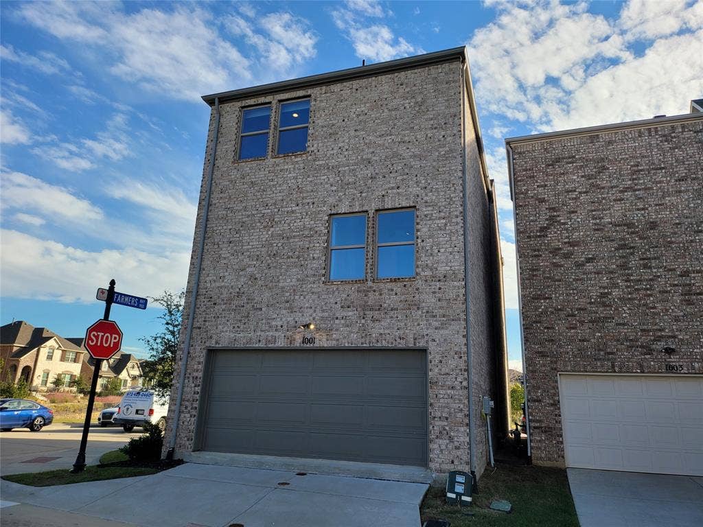 1001 Boyd Lane, Euless, TX 76040 1001 Boyd Lane, Euless, TX 76040