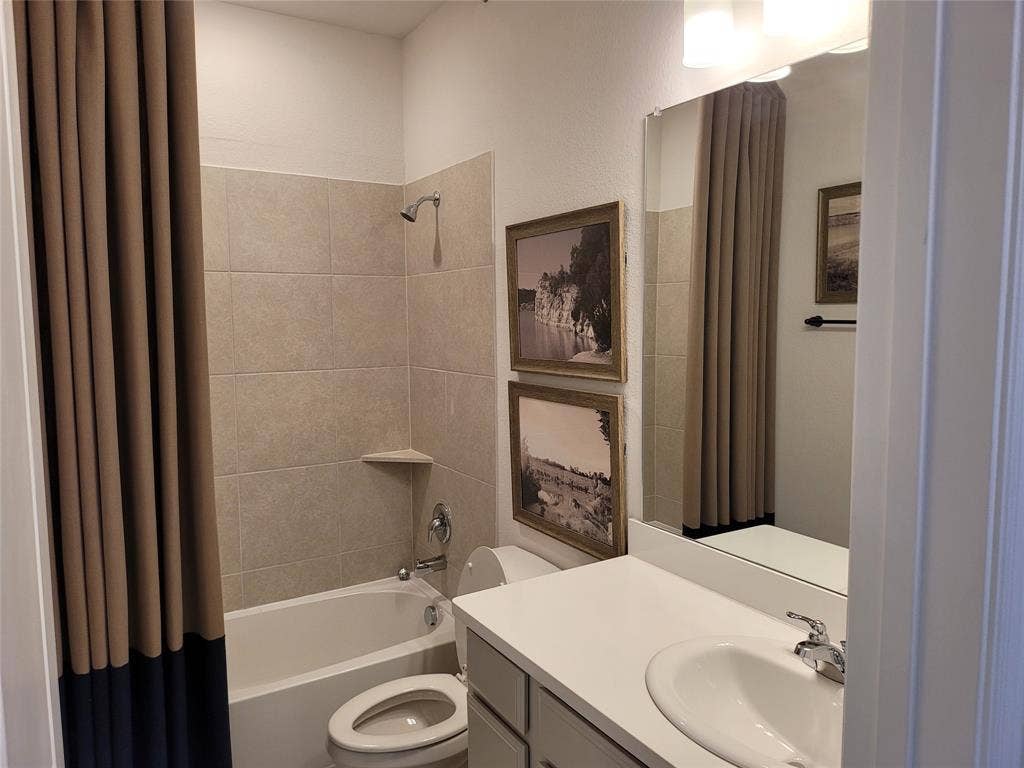 1001 Boyd Lane, Euless, TX 76040 1001 Boyd Lane, Euless, TX 76040