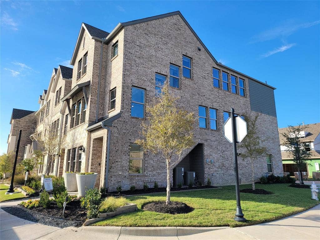 1001 Boyd Lane, Euless, TX 76040 1001 Boyd Lane, Euless, TX 76040