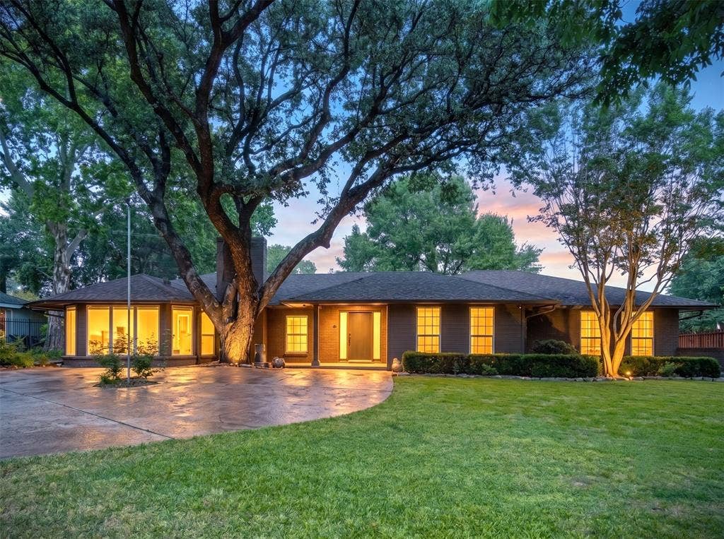 11083 Erhard Drive, Dallas, TX 75228 11083 Erhard Drive, Dallas, TX 75228