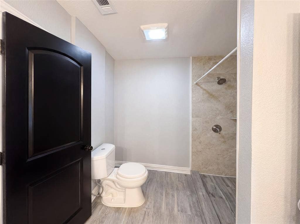 11083 Erhard Drive, Dallas, TX 75228 11083 Erhard Drive, Dallas, TX 75228
