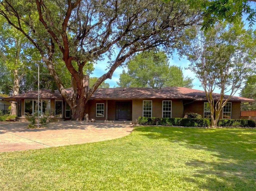 11083 Erhard Drive, Dallas, TX 75228 11083 Erhard Drive, Dallas, TX 75228