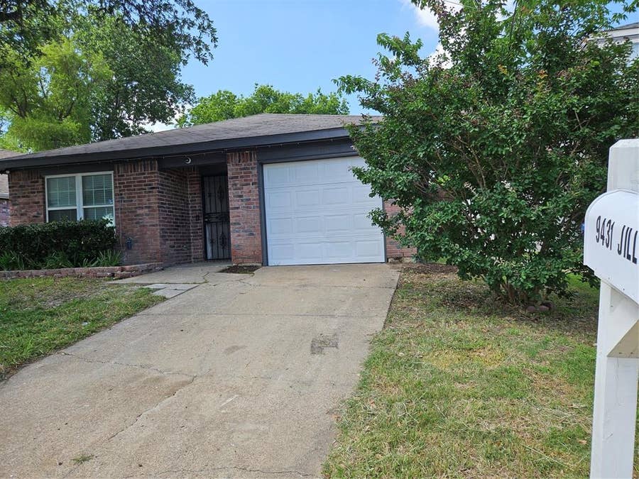 Property photo for 9431 Jill Lane, Dallas, TX