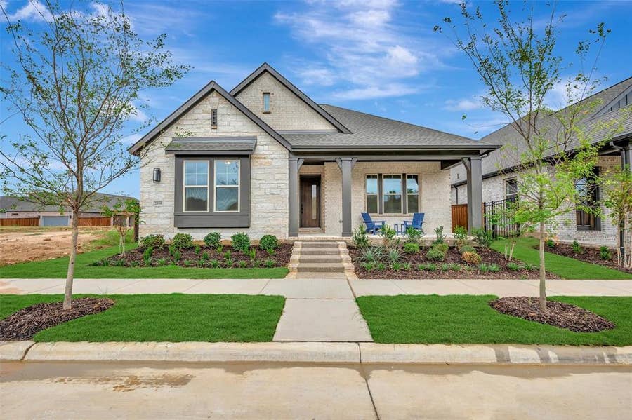 Property photo for 2090 Spotted Fawn Drive, Arlington, TX